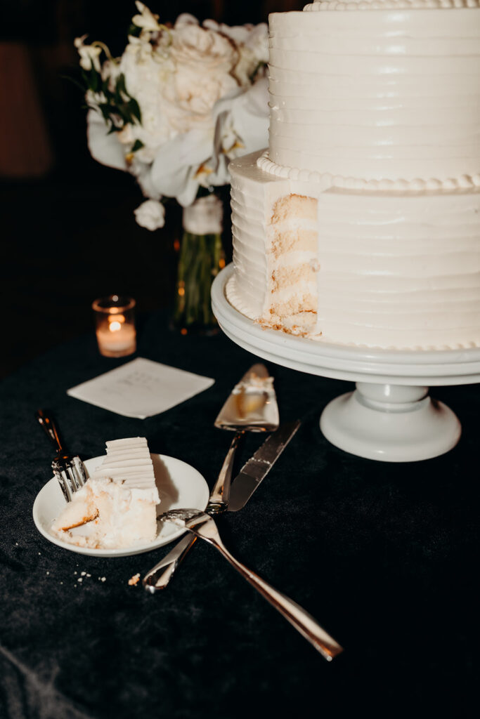 wedding reception at the cedar room cake cutting