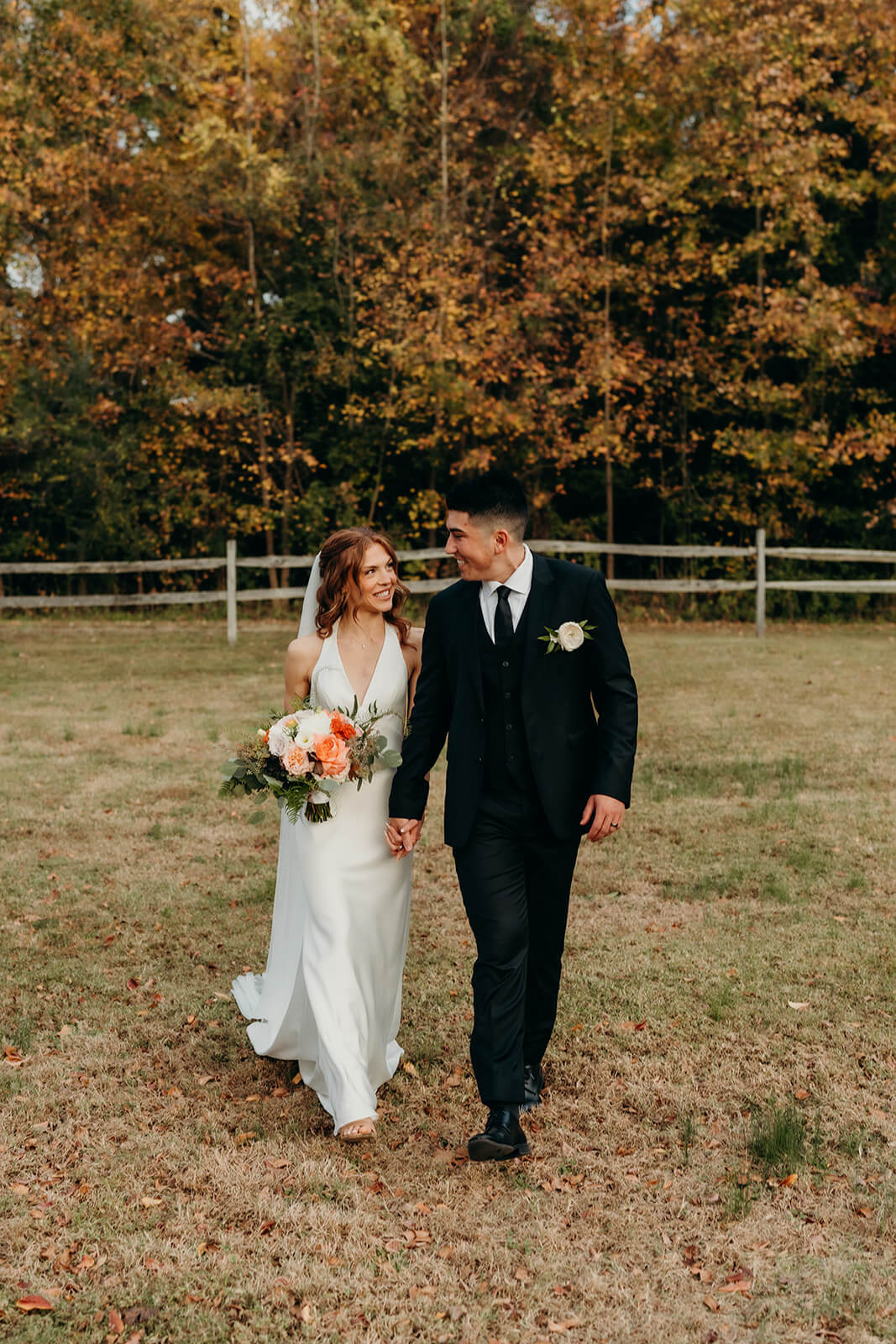 bride and groom couples portraits outside