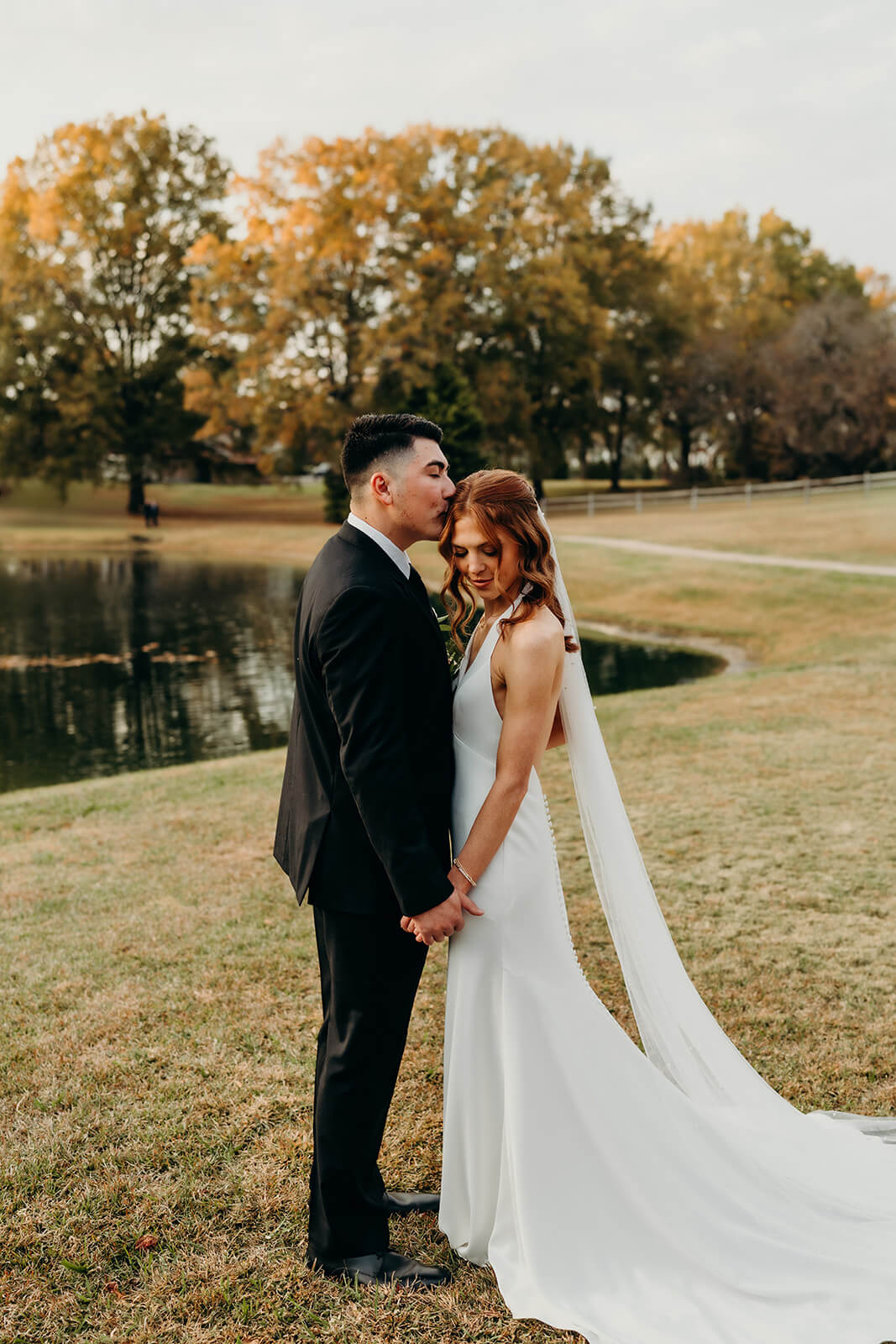 bride and groom couples portraits outside